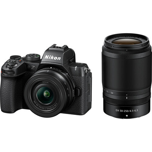 Nikon Z50 II Systemkamera mit 16-50mm und 50-250mm Objektiven
