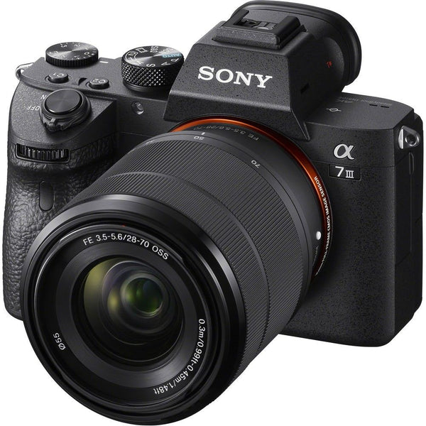 Sony Alpha A7 III Systemkamera mit 28-70mm Standardzoom-Objektiv