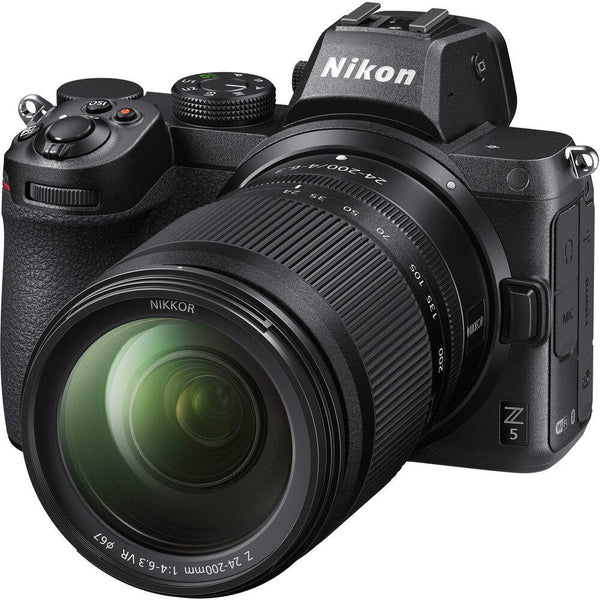 Nikon Z5 Systemkamera mit Nikkor Z 24-200mm Standardzoom-Objektiv