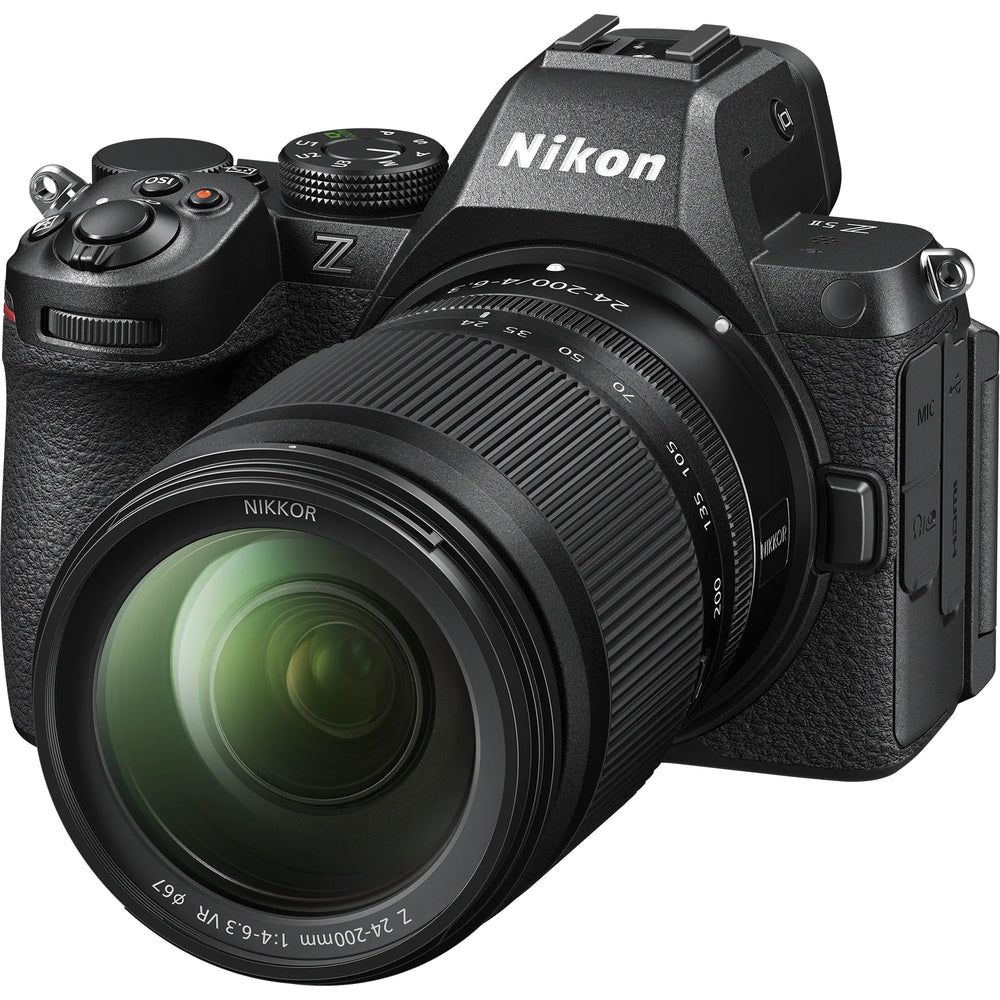Nikon Z5 II Systemkamera mit 24-200mm Standardzoom-Objektiv