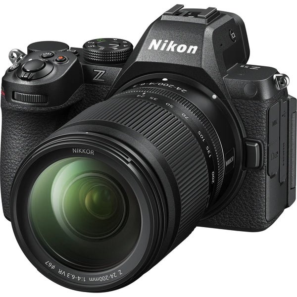 Nikon Z5 II Systemkamera mit 24-200mm Standardzoom-Objektiv